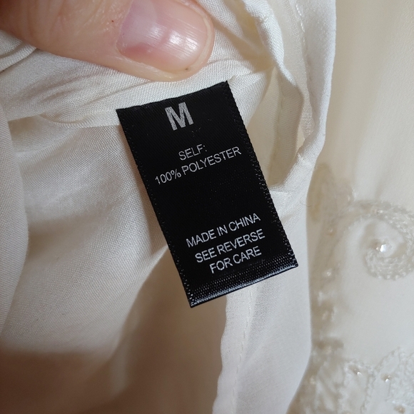 Bke Boutique Chiffon Beaded VNeck Blouse Ivory White Flutter Sleeve Flowy Medium - Picture 11 of 11